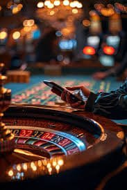 Pengguna memasang taruhan olahraga secara mobile menggunakan smartphone dalam suasana santai